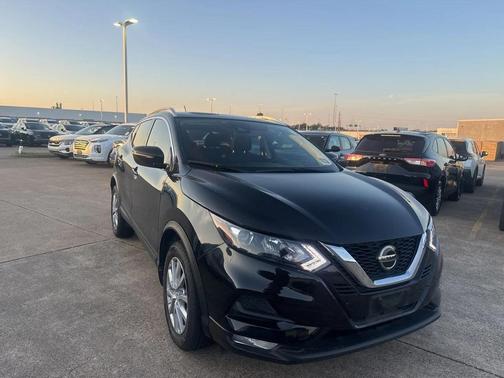 2022 Nissan Rogue Sport SV