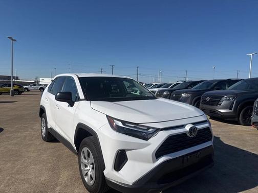 2024 Toyota RAV4 LE