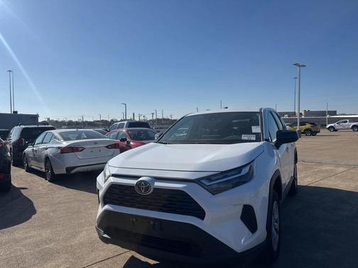 2024 Toyota RAV4 LE