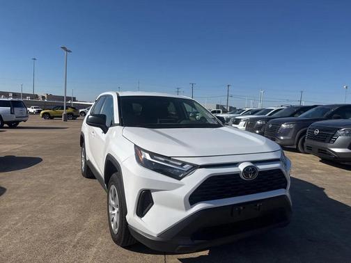 2024 Toyota RAV4 LE