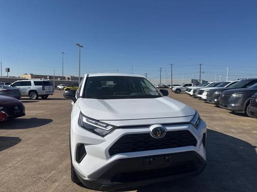 2024 Toyota RAV4 LE