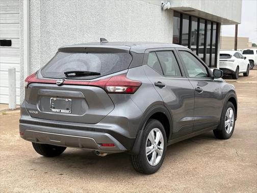 2025 Nissan Kicks S