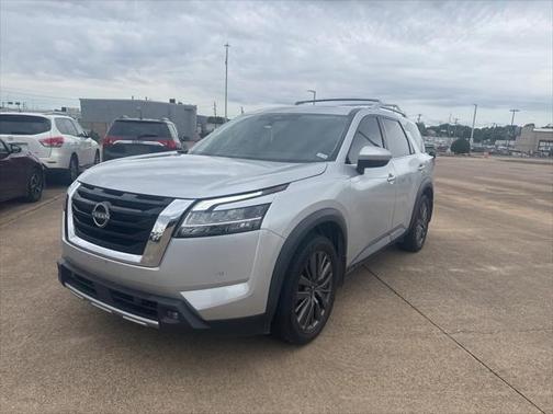 2022 Nissan Pathfinder SL 2WD