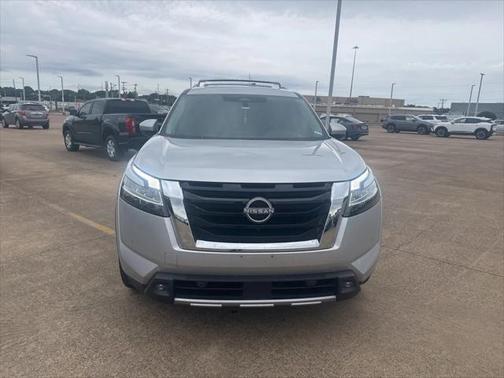 2022 Nissan Pathfinder SL 2WD