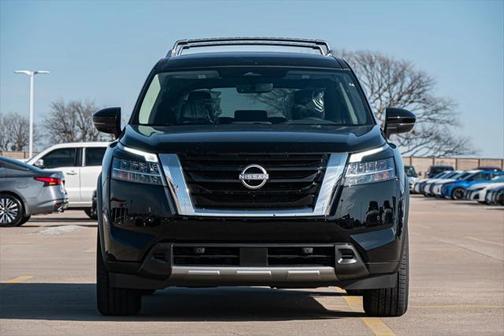 2024 Nissan Pathfinder SL FWD
