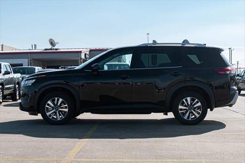 2024 Nissan Pathfinder SL FWD