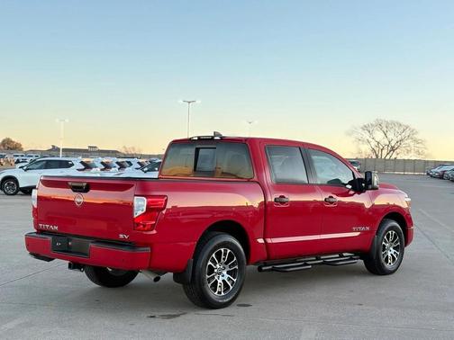 2024 Nissan Titan SV