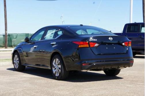 2025 Nissan Altima S FWD