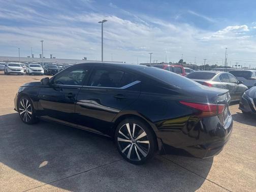 2020 Nissan Altima SR FWD