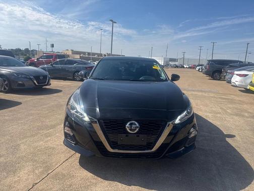 2020 Nissan Altima SR FWD