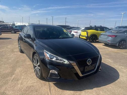2020 Nissan Altima SR FWD