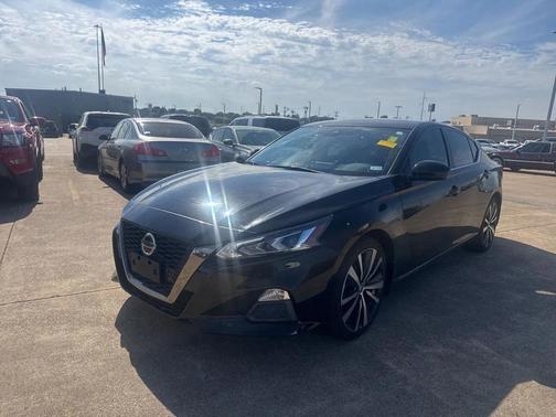 2020 Nissan Altima SR FWD