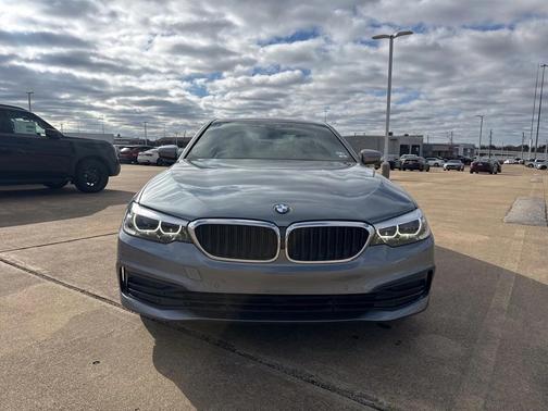 2019 BMW 530 530i