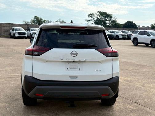 Glacier White 2023 Nissan Rogue S