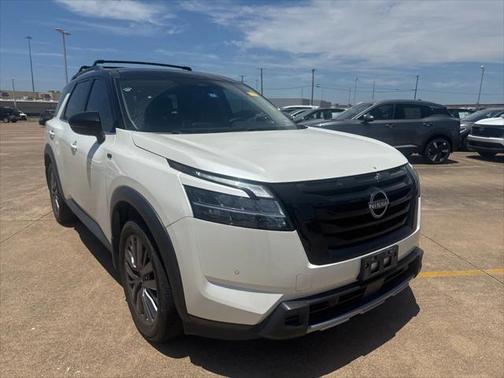 2023 Nissan Pathfinder SL FWD