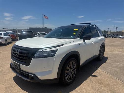 2023 Nissan Pathfinder SL FWD