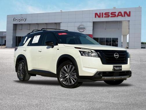 2023 Nissan Pathfinder SL FWD