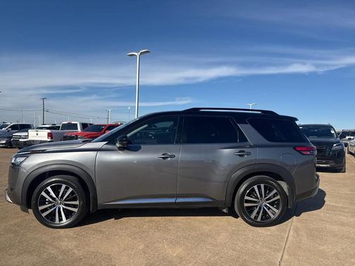 2024 Nissan Pathfinder Platinum FWD