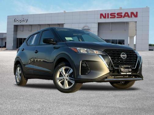 2025 Nissan Kicks S