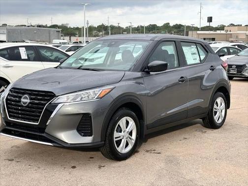 2025 Nissan Kicks S