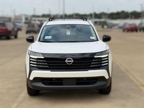 Aspen White Tricoat 2026 Nissan Kicks SV