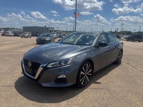 2022 Nissan Altima SR FWD
