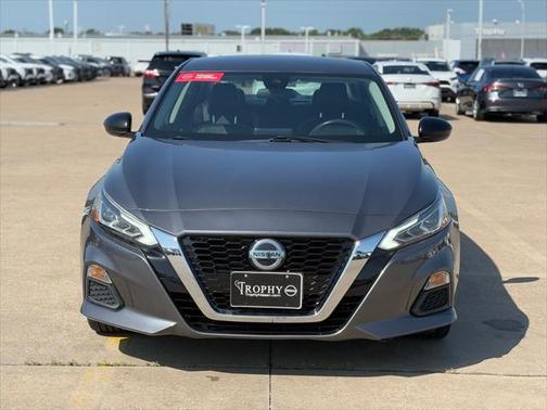 2022 Nissan Altima SR FWD