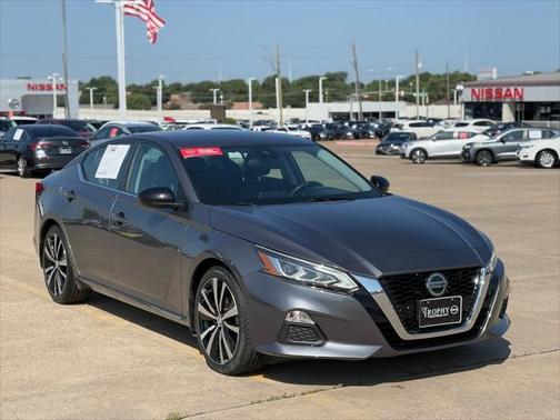 2022 Nissan Altima SR FWD