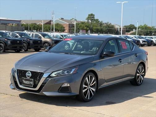 2022 Nissan Altima SR FWD
