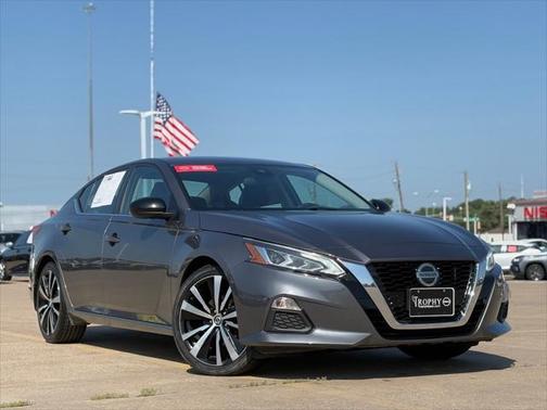 2022 Nissan Altima SR FWD