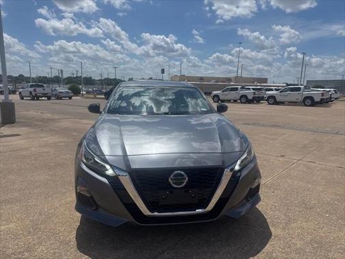 2022 Nissan Altima SR FWD