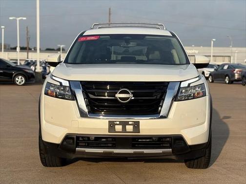 2024 Nissan Pathfinder SL FWD