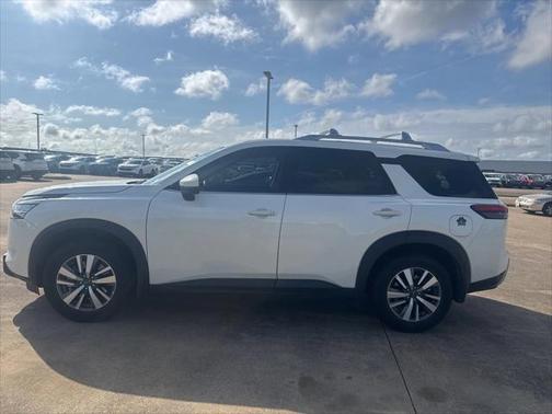 2024 Nissan Pathfinder SL FWD