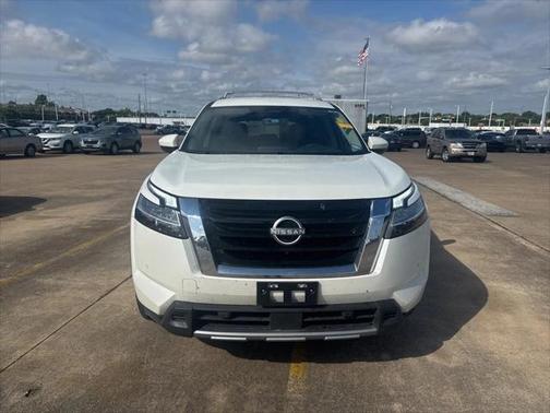 2024 Nissan Pathfinder SL FWD