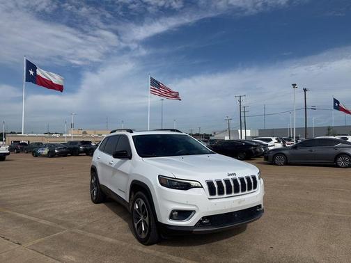Bright White Clearcoat 2022 Jeep Cherokee Limited