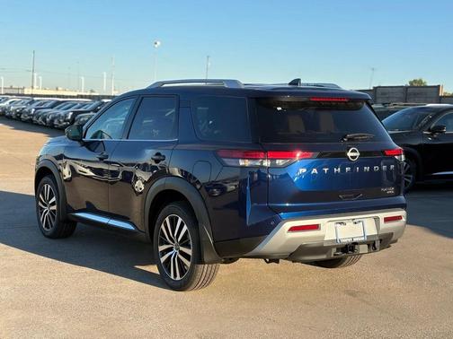 2025 Nissan Pathfinder Platinum 4WD