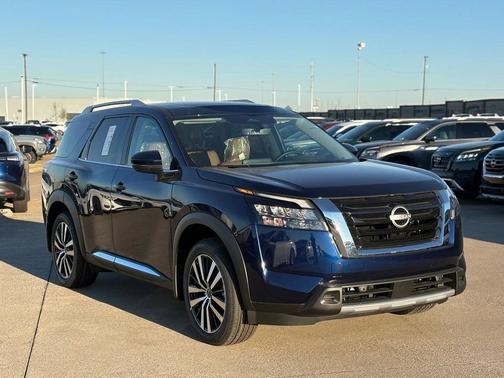 2025 Nissan Pathfinder Platinum 4WD