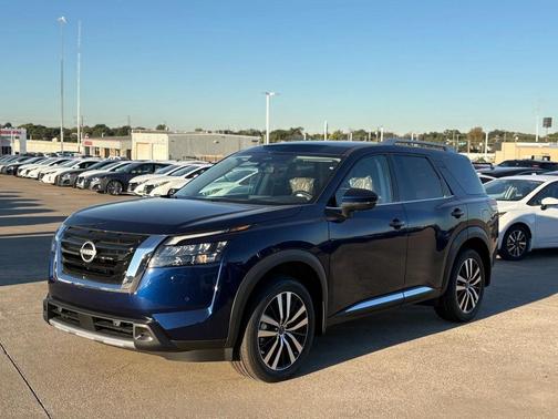 2025 Nissan Pathfinder Platinum 4WD