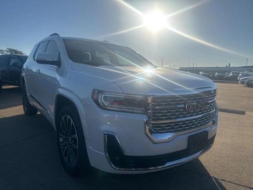 2020 GMC Acadia Denali