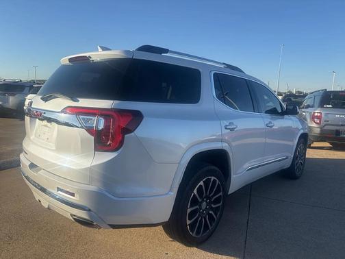 2020 GMC Acadia Denali