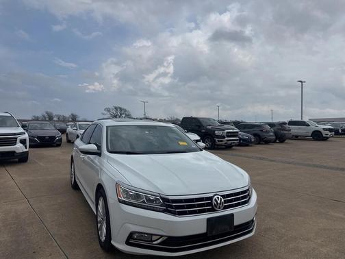 2017 Volkswagen Passat 1.8T SE