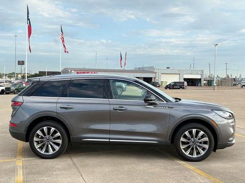 Asher Gray Metallic Clearcoat 2022 Lincoln Corsair Reserve