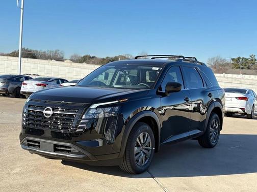 Super Black 2026 Nissan Pathfinder SV
