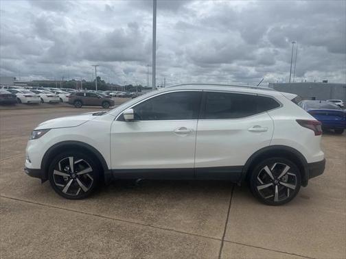 2022 Nissan Rogue Sport SL