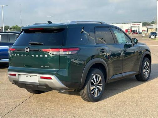 2025 Nissan Pathfinder SL 4WD