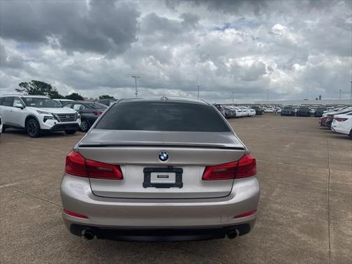 2019 BMW 530 530i