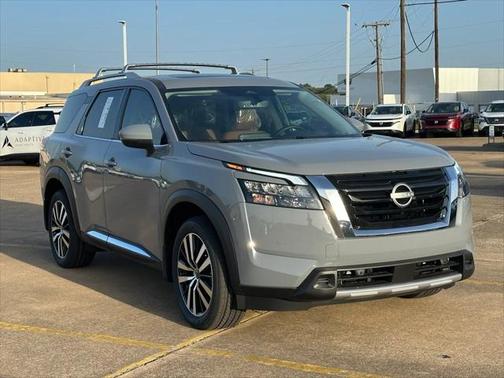 2025 Nissan Pathfinder Platinum FWD