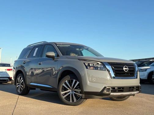 2025 Nissan Pathfinder Platinum 4WD
