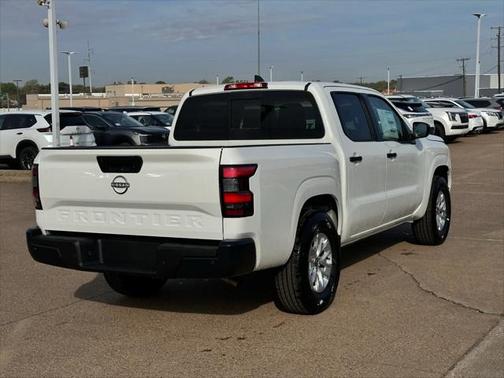 2025 Nissan Frontier S