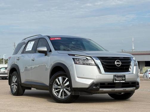2024 Nissan Pathfinder SL FWD